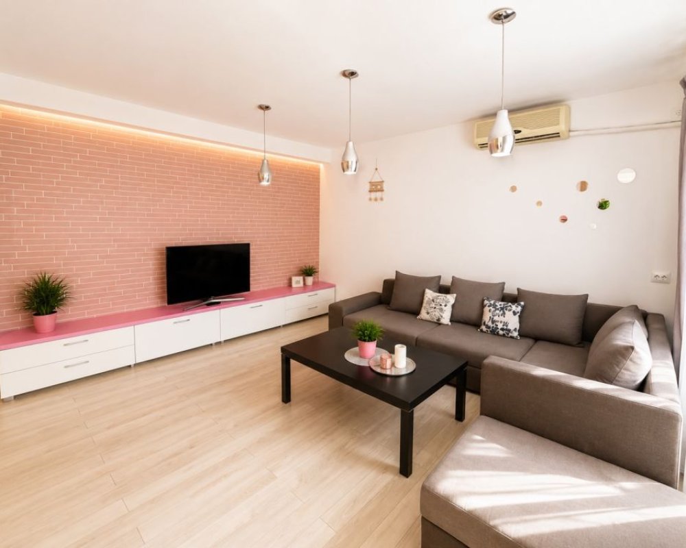 Apartament cu 2 camere, gradina proprie si loc de parcare